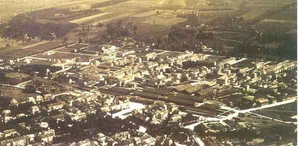 Basel - Gundeldinger Quartier 1893 aus dem Freiluftballon (Foto Hflinger - 50 Jahre Gundeldinger Chronik 1930-1980, Dez. 1980)